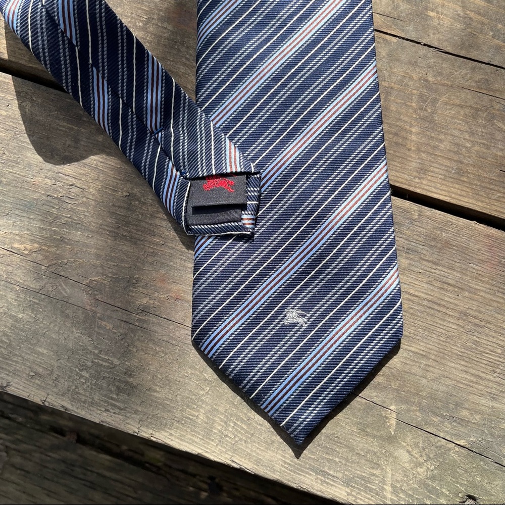 Burberry Tie - Picture 4 of 4